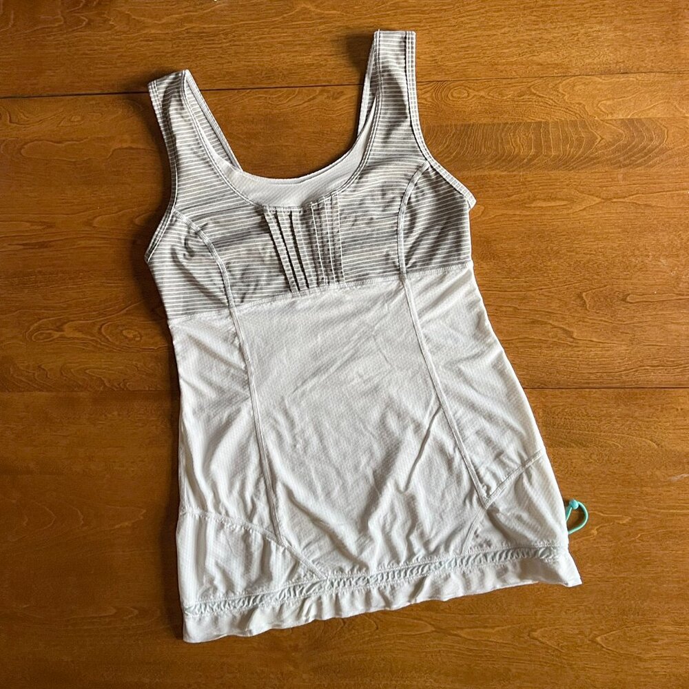 Lululemon lightweight cinch tank top 4